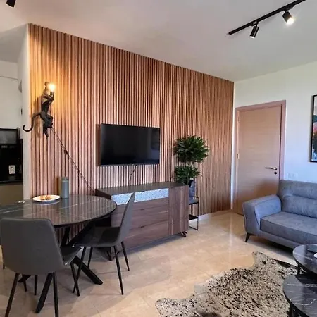 Tropical Apartment