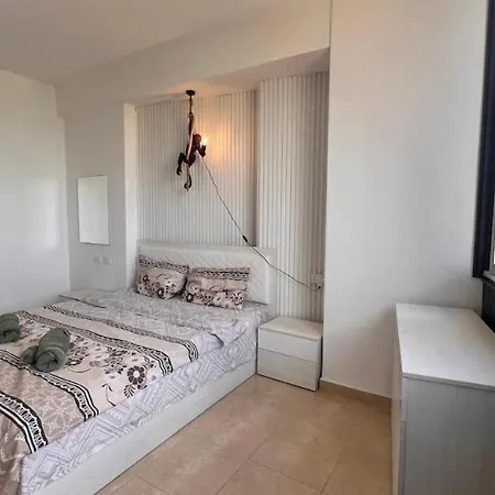 Tropical Apartment