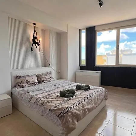 Apartment Tropical